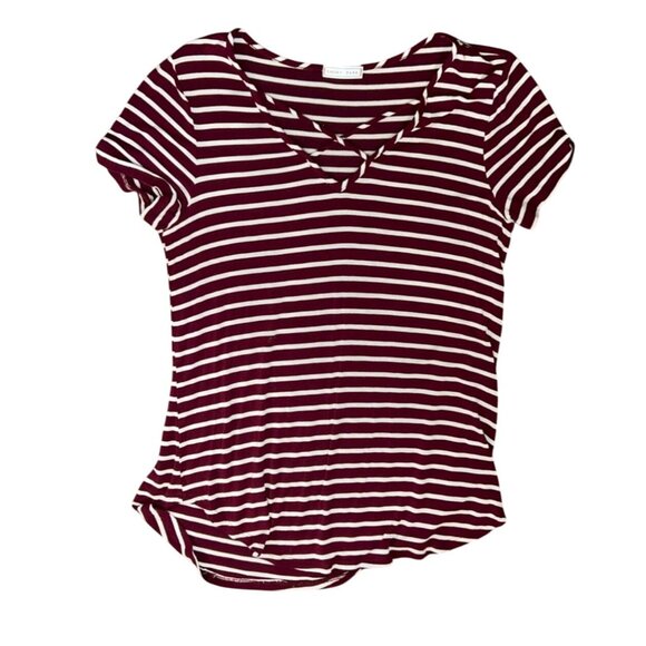 (6 for $25) Emory Park Short Sleeve Cross Strap Top in Maroon/White Size medium - Picture 5 of 6